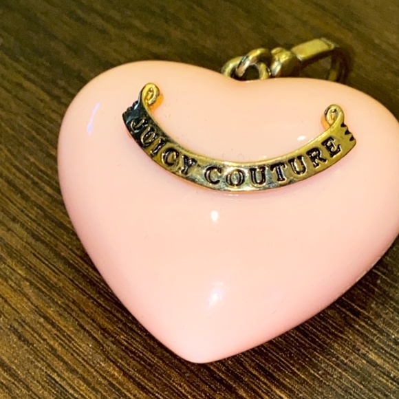 Y2K JUICY COUTURE VINTAGE DYLAN’S CANDY BAR PINK LUCITE HEART CHARM HUGE NEW - Picture 4 of 7
